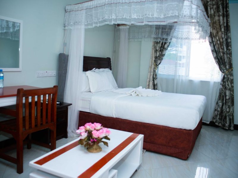 Standard Doube Room – Lenana Hotel