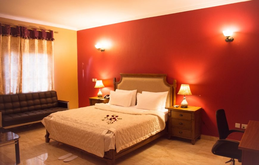 EXECUTIVE ROOM