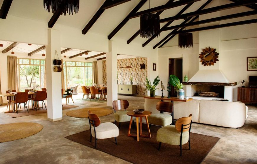 THE SAFARI HOUSE