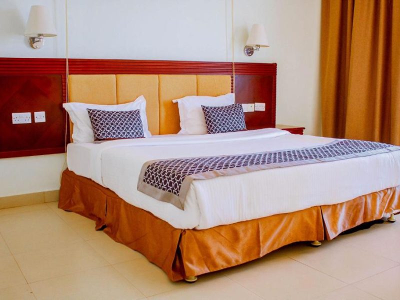 STANDARD DOUBLE ROOM – LUWA EVERGREEN HOTEL