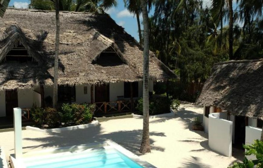 MAKUTI BEACH BUNGALOWS