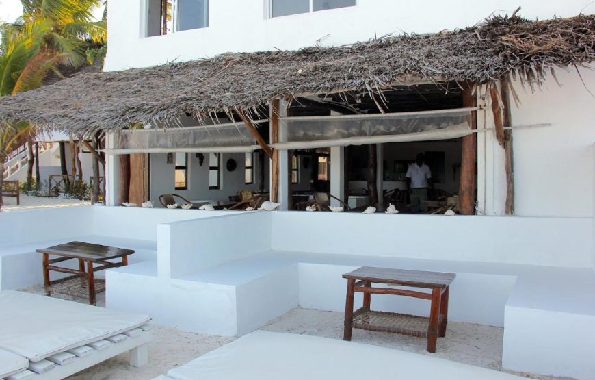 MAKUTI BEACH BUNGALOWS